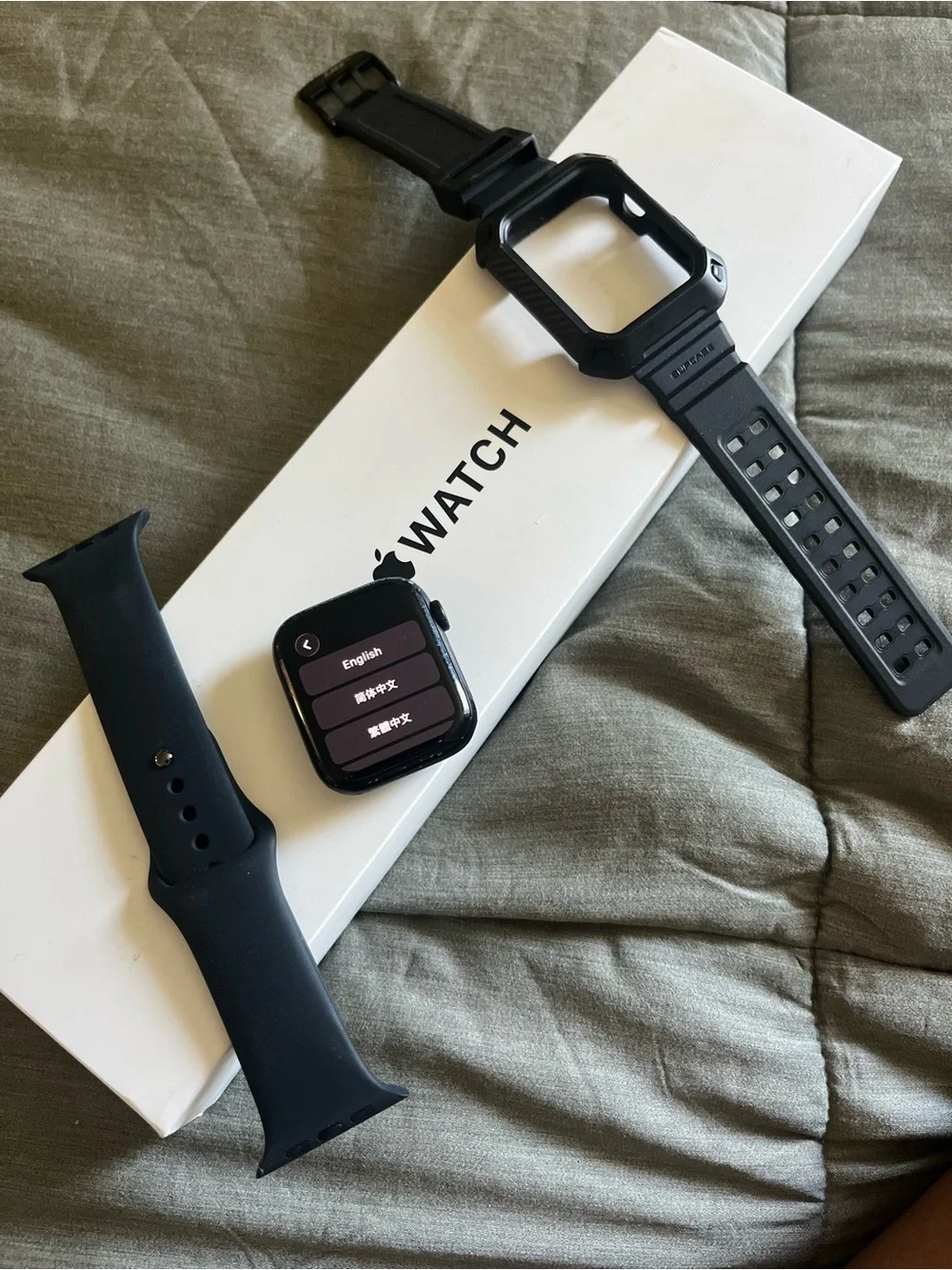Apple Watch SE (2nd Gen) 44mm Midnight with OG band and Protective Case band.